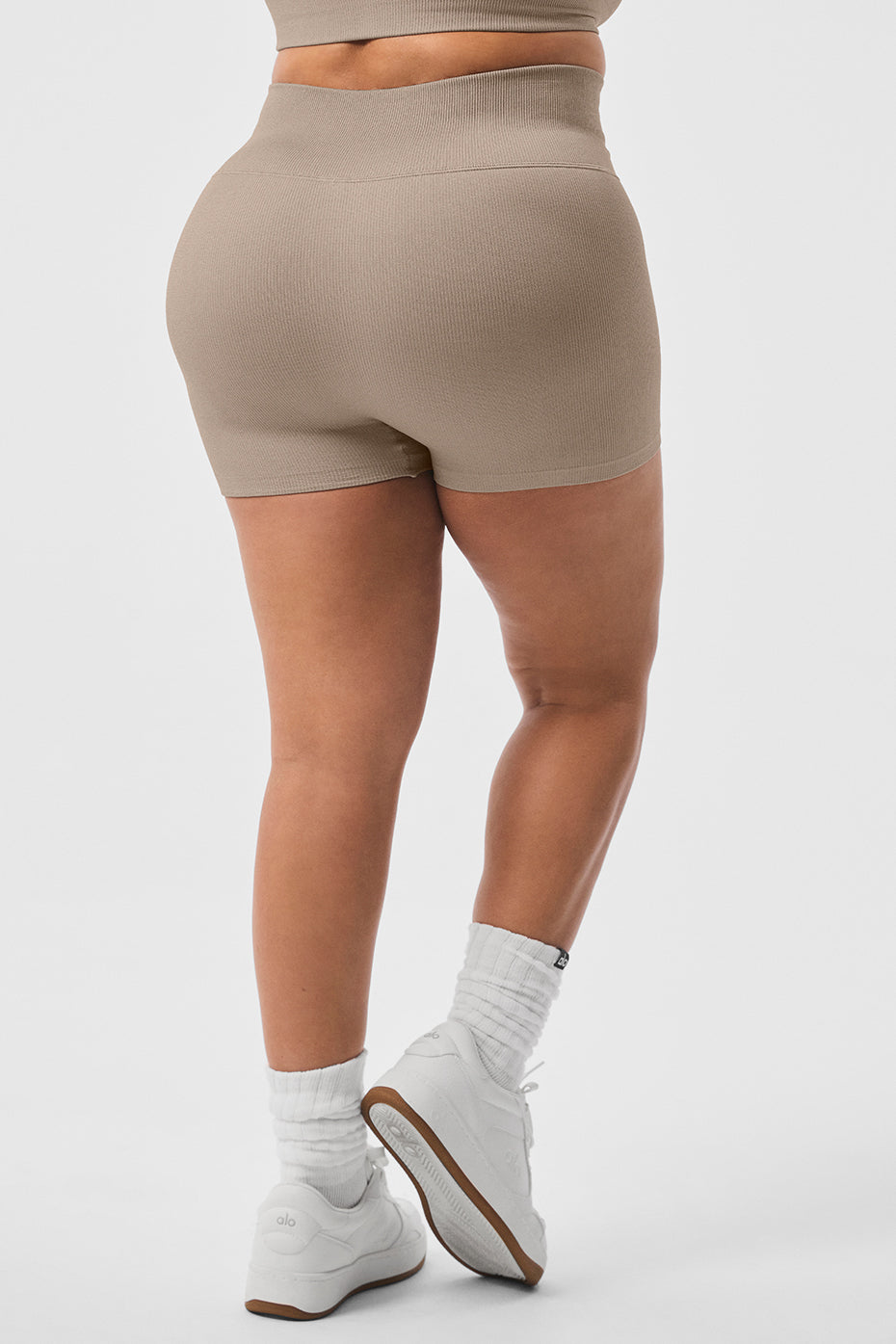 3" Seamless Ribbed Shimmer Short - Gravel